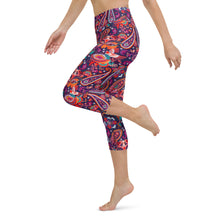 Load image into Gallery viewer, Pink Paisley High Waisted Capri Leggings