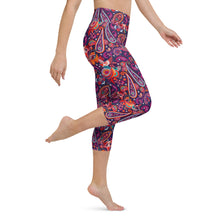 Load image into Gallery viewer, Pink Paisley High Waisted Capri Leggings