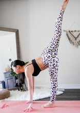 Load image into Gallery viewer, Pink leopard print leggings for women