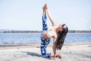 Blue tie dye yoga capri leggings for women