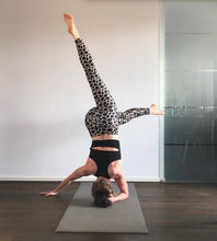 Load image into Gallery viewer, Giraffe High Waisted Leggings
